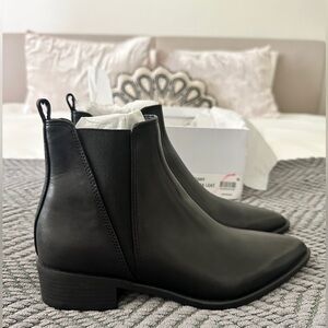 Steve Madden Black Leather Jerry Chelsea Boots Size 7 NIB